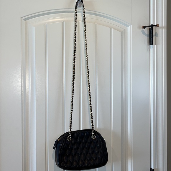 Talbots Classic classic black quilted leather adjustable chain strap purse - Picture 3 of 15